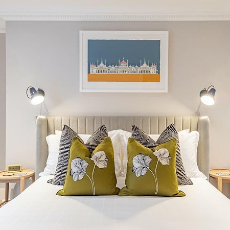 Beaches Brighton - Luxury Seafront Accommodation Bagian luar foto