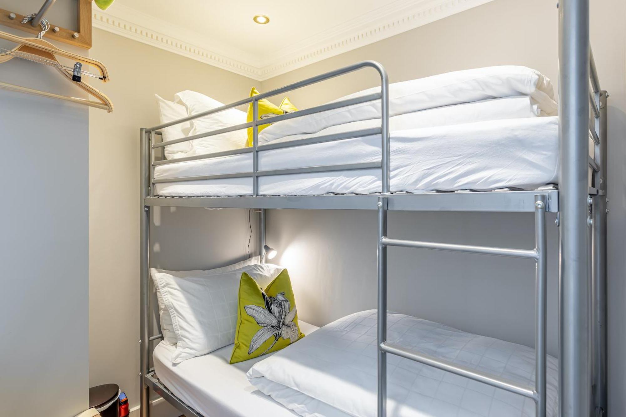 Beaches Brighton - Luxury Seafront Accommodation Bagian luar foto