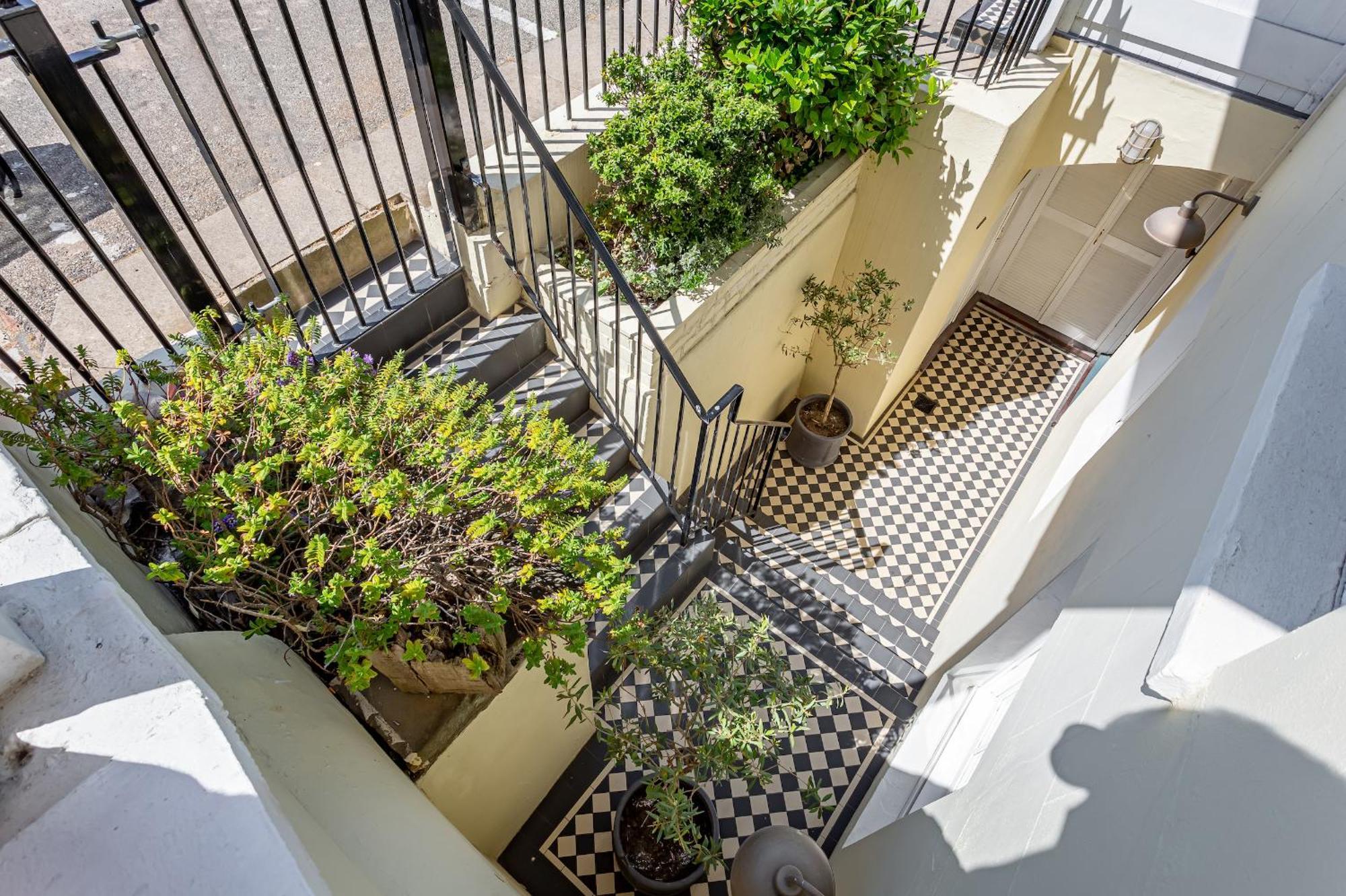 Beaches Brighton - Luxury Seafront Accommodation Bagian luar foto